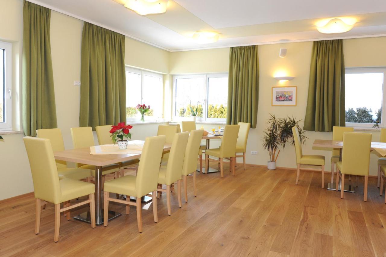 Pension Sommerauer Hallein Exterior photo