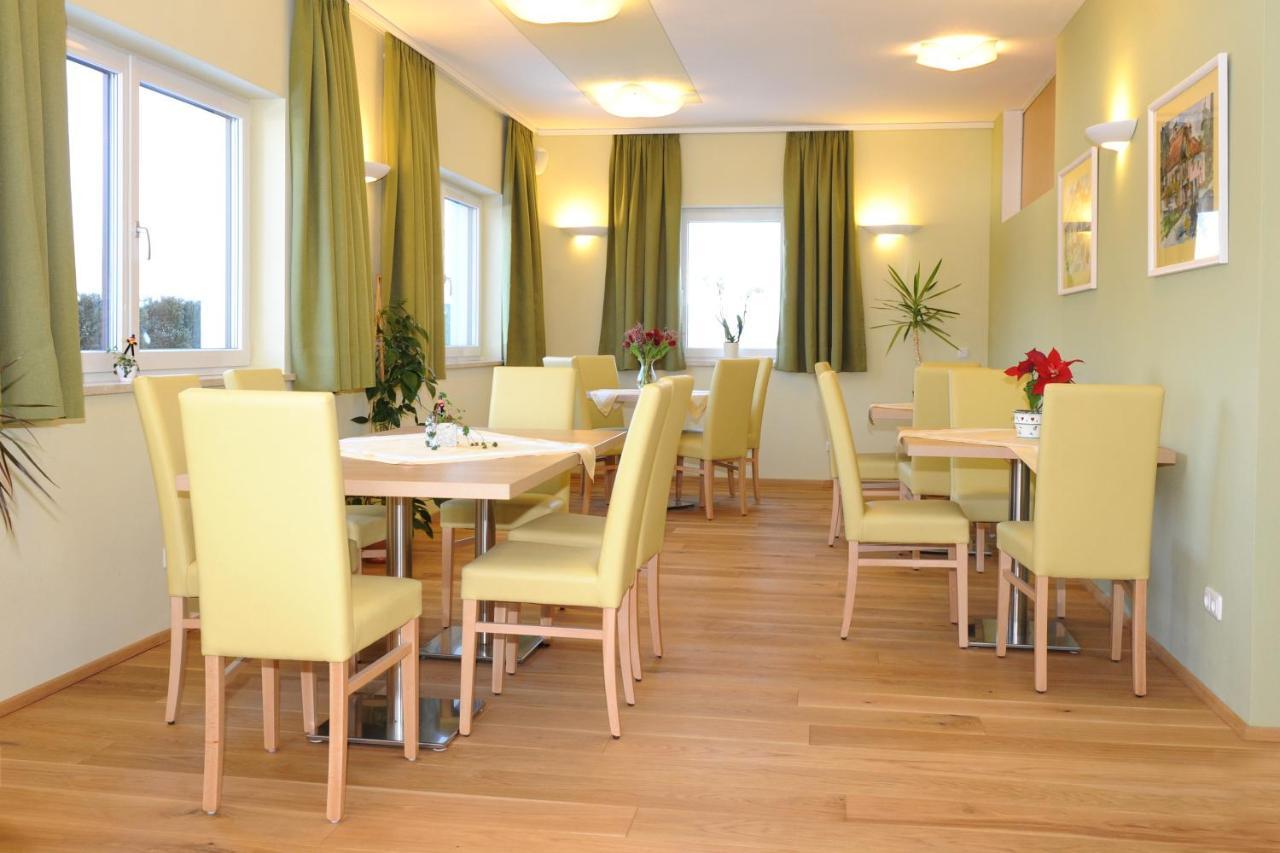 Pension Sommerauer Hallein Exterior photo